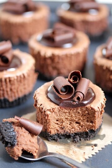 Chocolate Mini Cheesecake with Oreo Crust