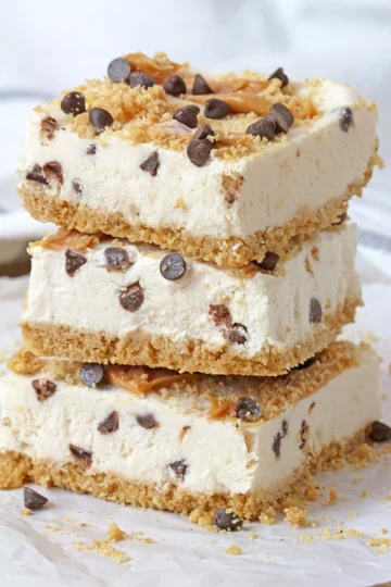 Cottage Cheese Frozen Bars - a protein dessert made from a few simple ingredients - quick, easy, and incredibly tasty. If you're looking for a refreshing and healthy dessert you can make ahead of time, meet your new favorite: cottage cheese frozen bars!
